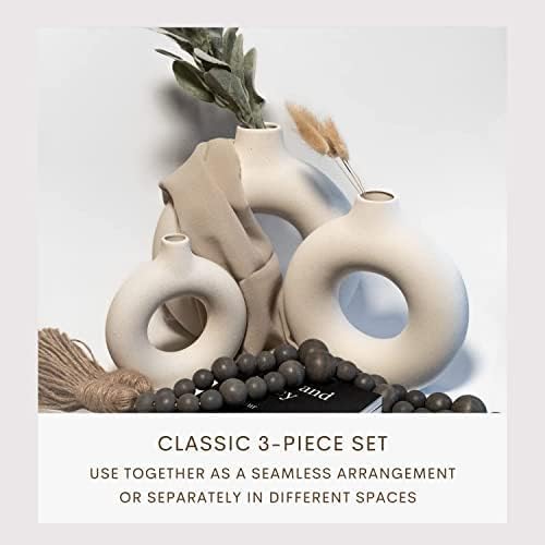 hop The White Ceramic Ring Vase